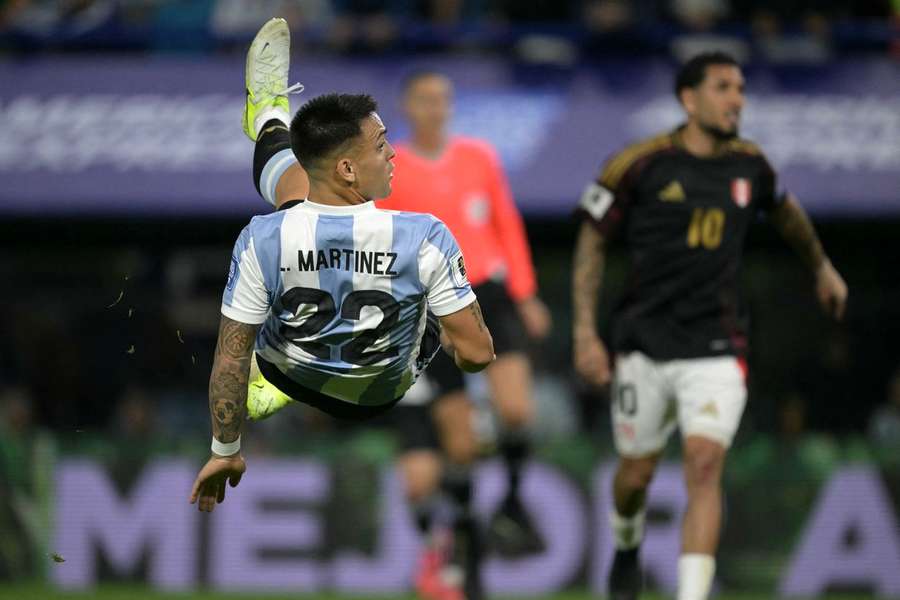 Lautaro Martínez fez um golaço