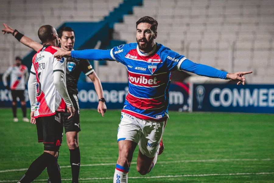 Lucero fez o gol do Fortaleza no confronto em solo boliviano