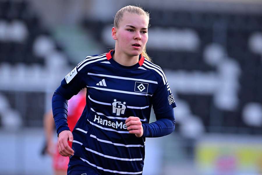 Die 19-jährige HSV-Mittelfeldspielerin Svea Stoldt