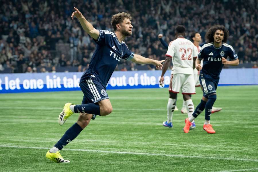 Bisou: Thomas Müller Bisou: Thomas Müller