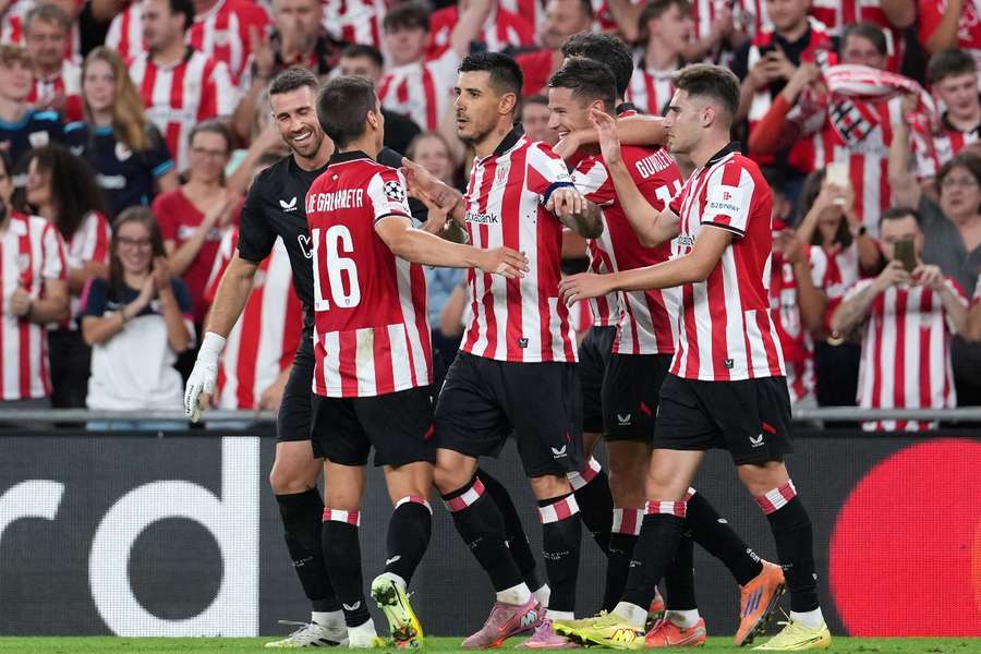 Los jugadores del Athletic celebran un gol