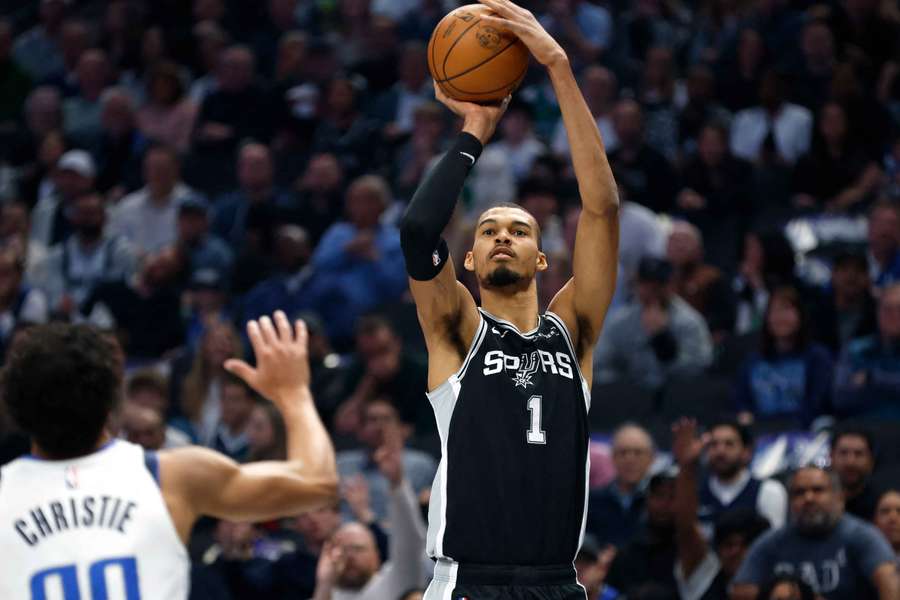 Victor Wembanyama in action