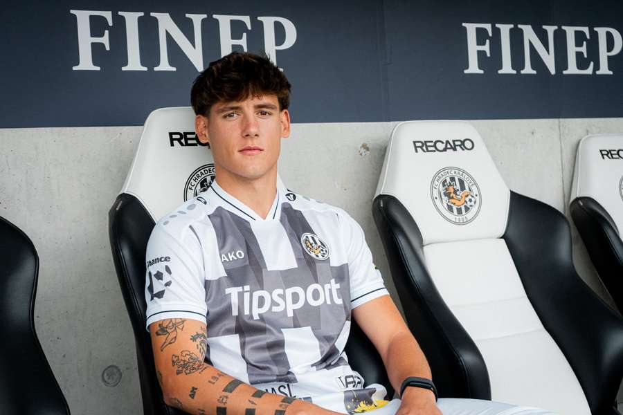 Prošel Realem Madrid, teď se jde rvát za Hradec Králové. Votroky posílil španělský bek Abajas Prošel Realem Madrid, teď se jde rvát za Hradec Králové. Votroky posílil španělský bek Abajas