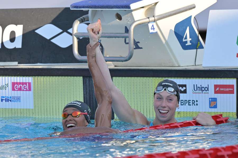 Sara Curtis feiert Gretchen Walsh