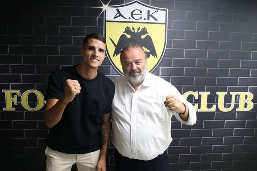 Erik Lamela apresentado no AEK Atenas