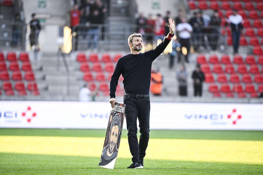 Van Bommel, treinador neerlandês de 47 anos