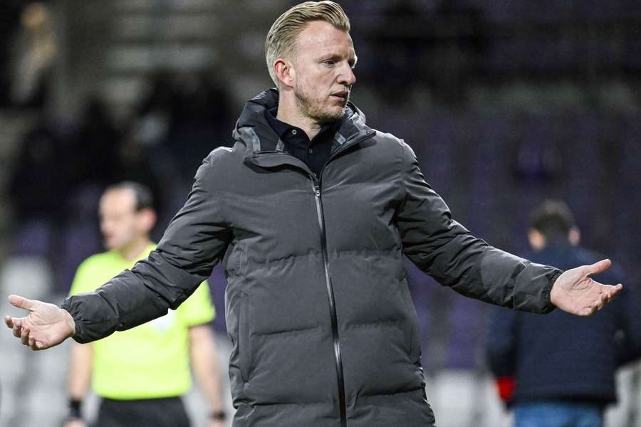 Bývalý střelec Liverpoolu a nyní trenér Beershotu Dirk Kuijt.