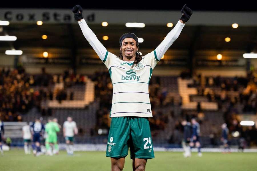 Jair Tavares está emprestado pelo Hibernian ao Motherwell