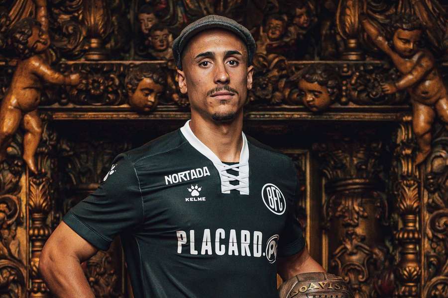 Oficial: Rodrigo Abascal renova contrato com o Boavista