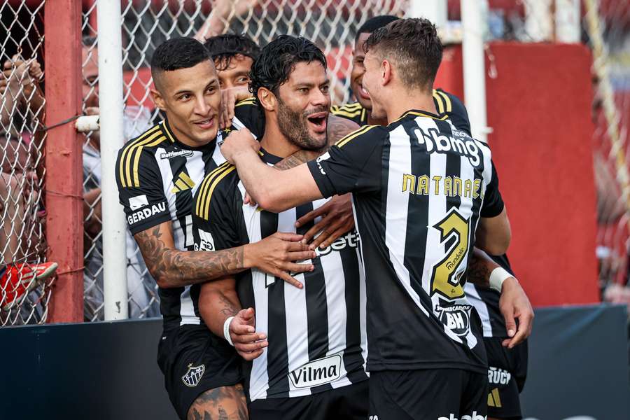 Hulk fez o gol da vitória do Atlético-MG em Nova Lima