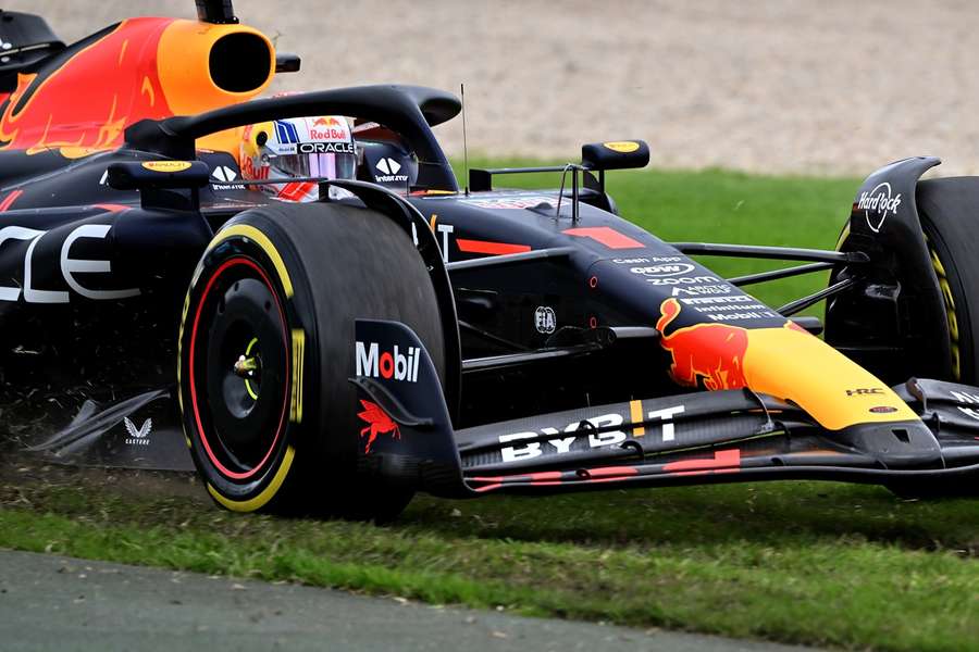 Formula 1, GP Australia, Verstappen primo nelle libere prima dell'arrivo della pioggia