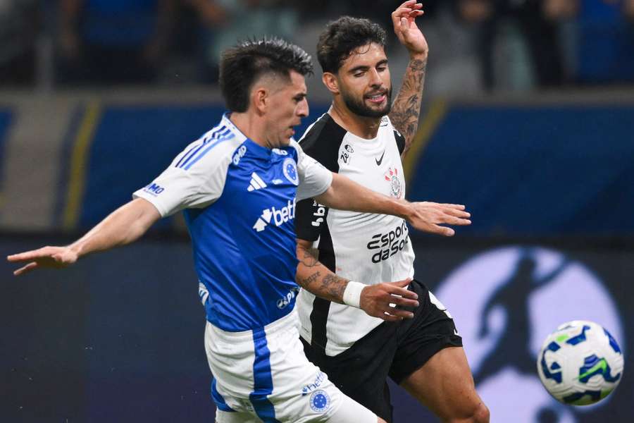 Villalba se machucou em um lance com Yuri Alberto em Cruzeiro x Corinthians Villalba se machucou em um lance com Yuri Alberto em Cruzeiro x Corinthians