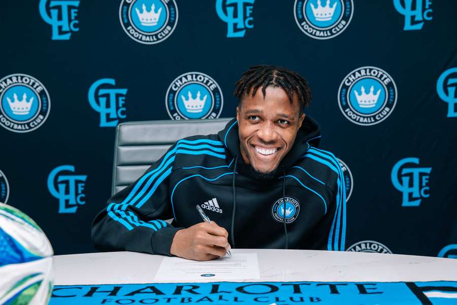 Wilfried Zaha znów zmienia barwy, najbliższy (co najmniej) rok spędzi w Charlotte FC
