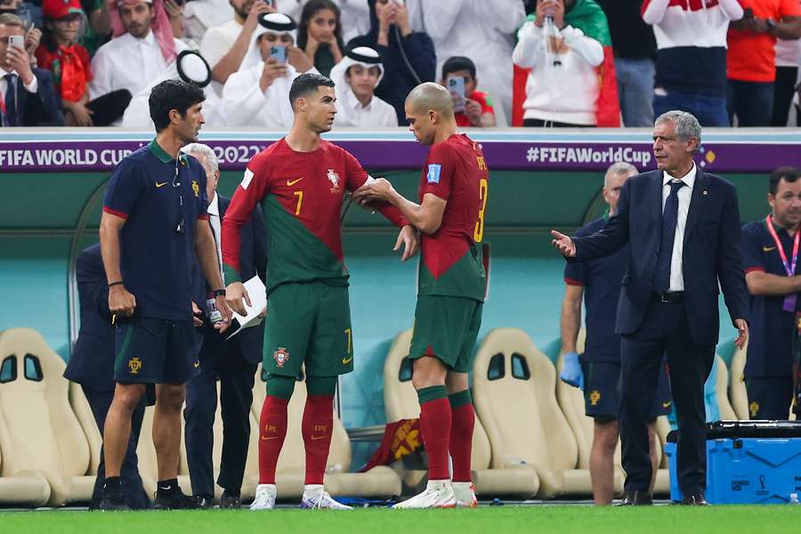 Pepe entregou a braçadeira de capitão  a Ronaldo