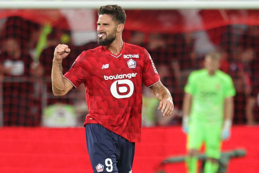 L’attaquant français de Lille Olivier Giroud réagit après avoir inscrit un but lors du match de Ligue 1 entre le LOSC et l’AS Monaco au stade Pierre-Mauroy de Villeneuve-d’Ascq, le 24 août 2025.