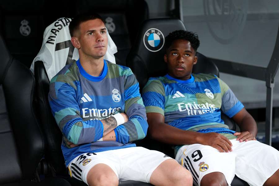 Franco Mastantuono y Endrick se quedaron sin jugar ante el Barcelona
