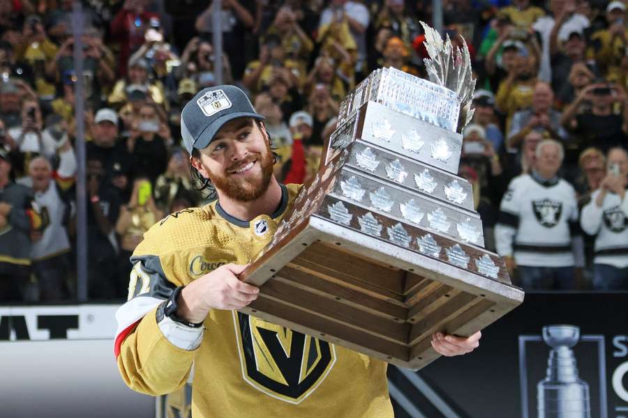 Marchessault s trofejou za zisk Conn Smythe Trophy.