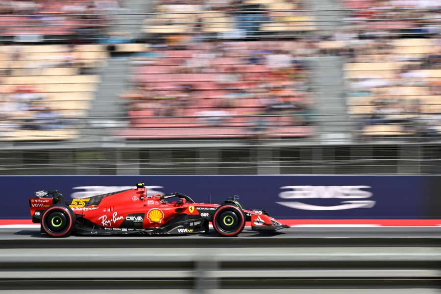 Ferrari hat die Seitenkästen angepasst