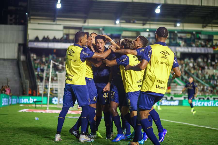 Grêmio conseguiu vitória suada em Caxias do Sul