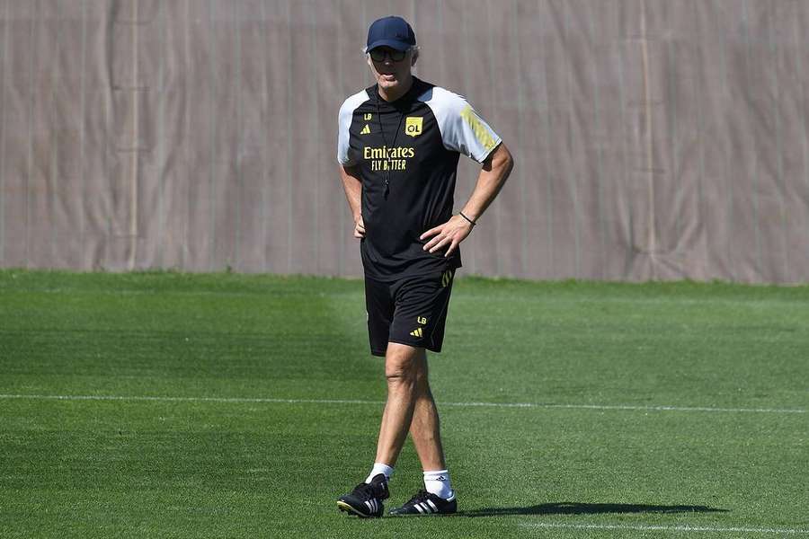 Laurent Blanc no treino de sexta-feira