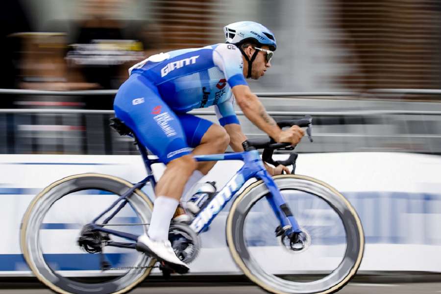 Dylan Groenewegen wint in sprint eerste etappe Ronde van Saudi-Arabië