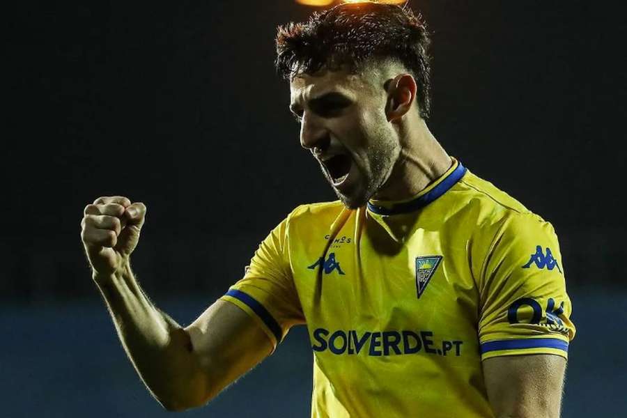 Alejandro Marqués entra no último ano de contrato com o Estoril