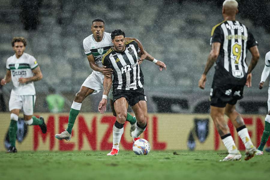 Clássico da capital mineira aconteceu debaixo de chuva