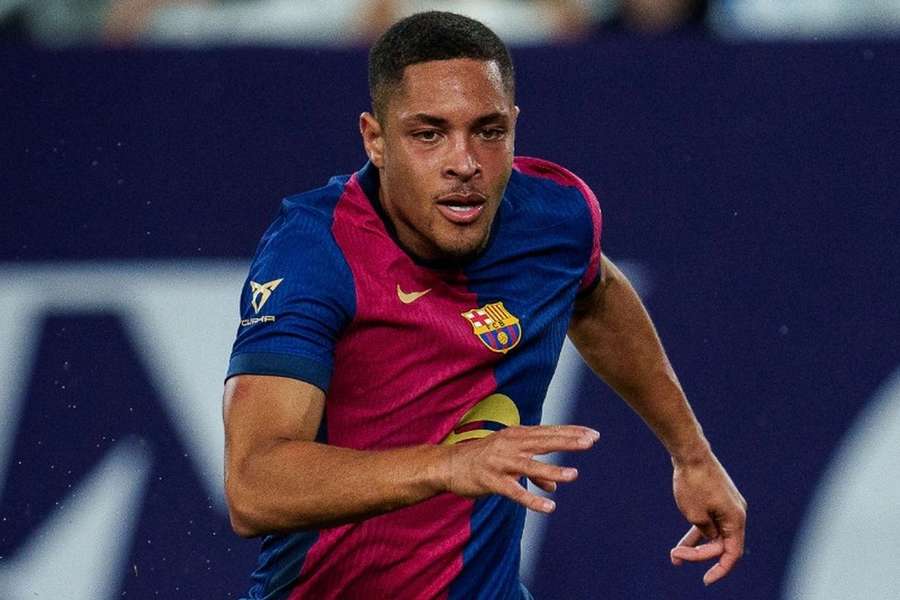 Vitor Roque deixa Barcelona, mas continua em Espanha