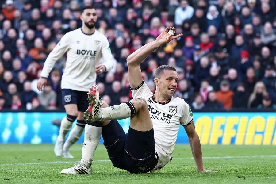 Tomáš Souček v utkání proti Liverpoolu.