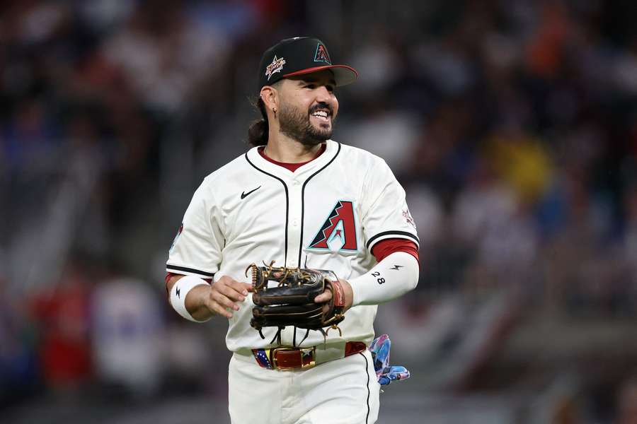 Arizona Diamondbacks Eugenio Suarez traded to Seattle Mariners (2025)