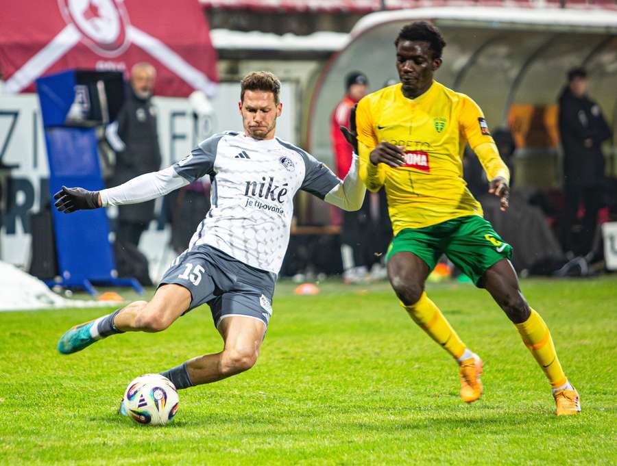 Šošonom chýbal väčší dôraz. Šošonom chýbal väčší dôraz.