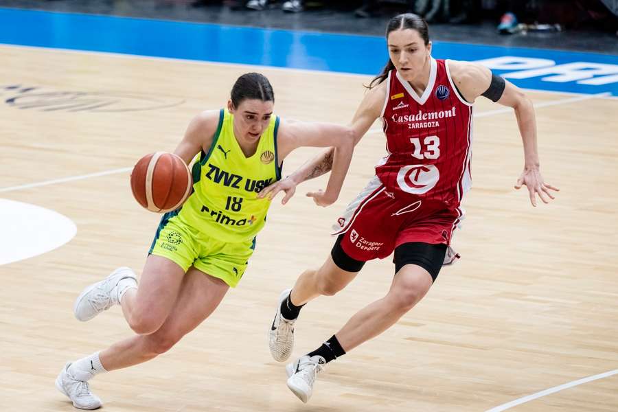 Basketbalistky USK Praha zahájily boj o Final Six prohrou se Zaragozou 71:82.
