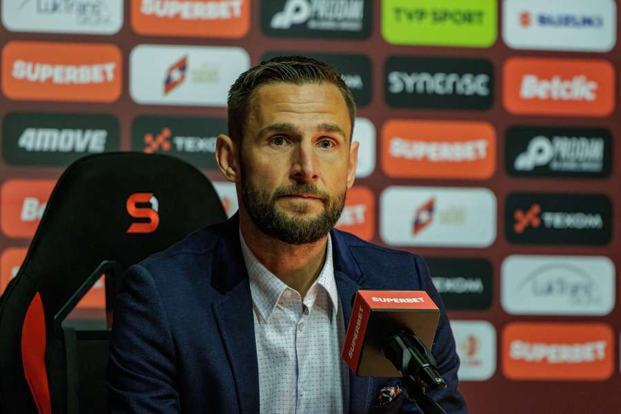Upragnionego awansu nie było, ale Wojciech Łobodziński pozostanie trenerem Miedzi Legnica