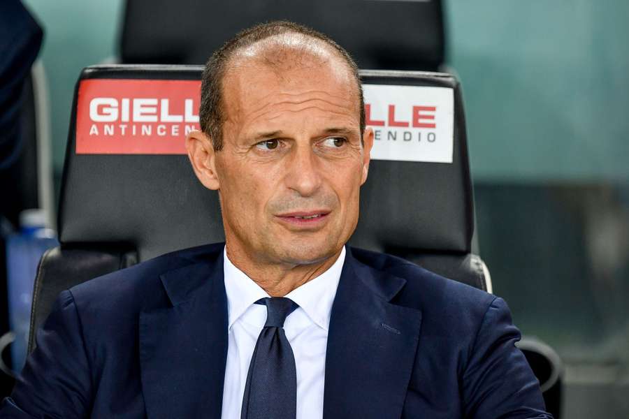 Trenér Massimiliano Allegri je favoritem na místo kouče AC Milán.