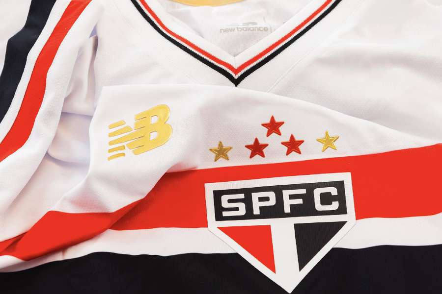 Camisa do São Paulo já pode ser adquirida pelos torcedores 