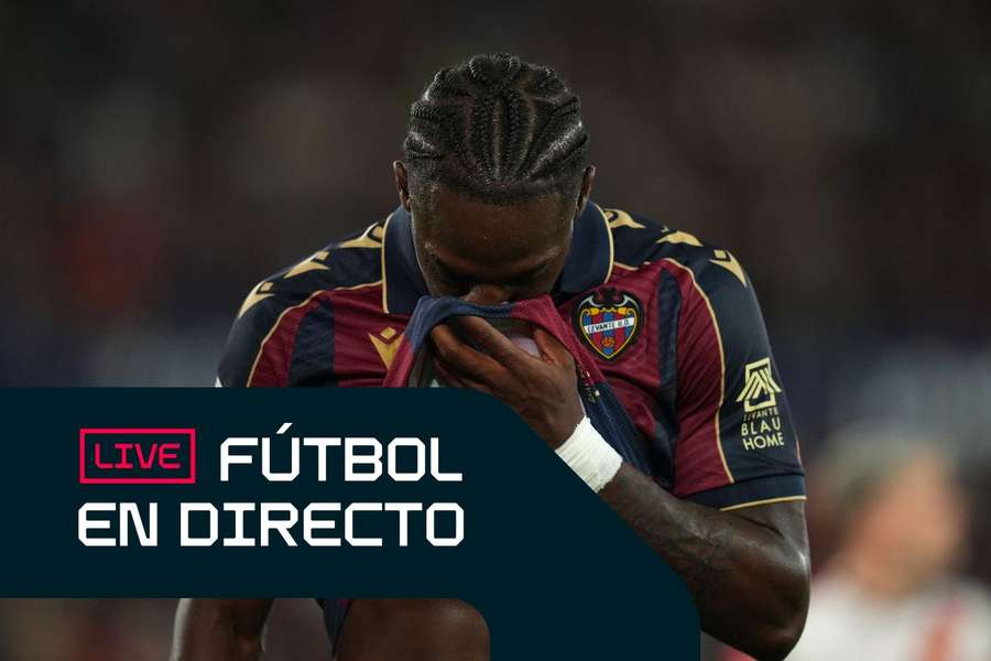 Etta Eyong, en un partido del Levante Etta Eyong, en un partido del Levante