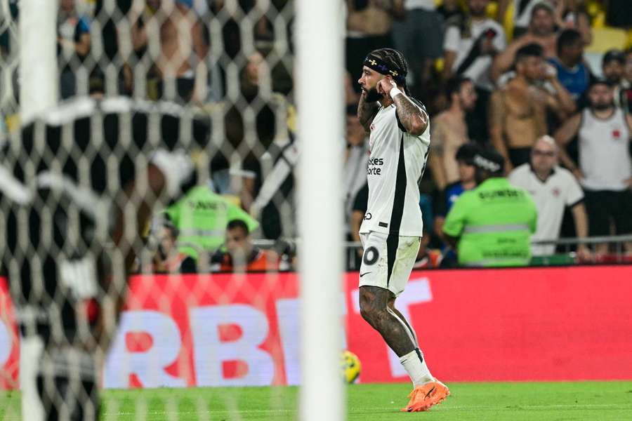 Memphis celebra su gol