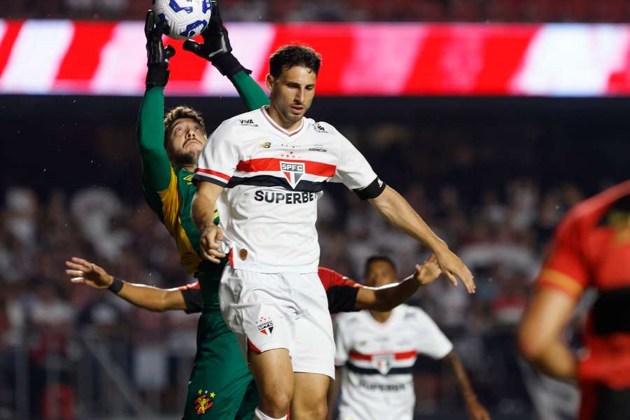 Guarda-redes Caique teve boa atuação no Morumbis