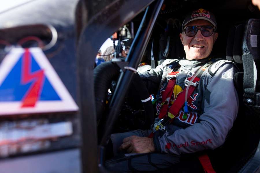 Legendarny francuski kierowca Stephane Peterhansel wróci na start Rajdu Dakar Legendarny francuski kierowca Stephane Peterhansel wróci na start Rajdu Dakar