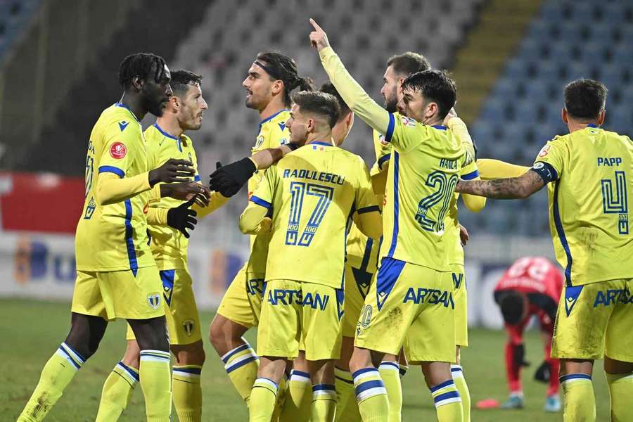 Rapid și Petrolul termină la egalitate Primus Derby