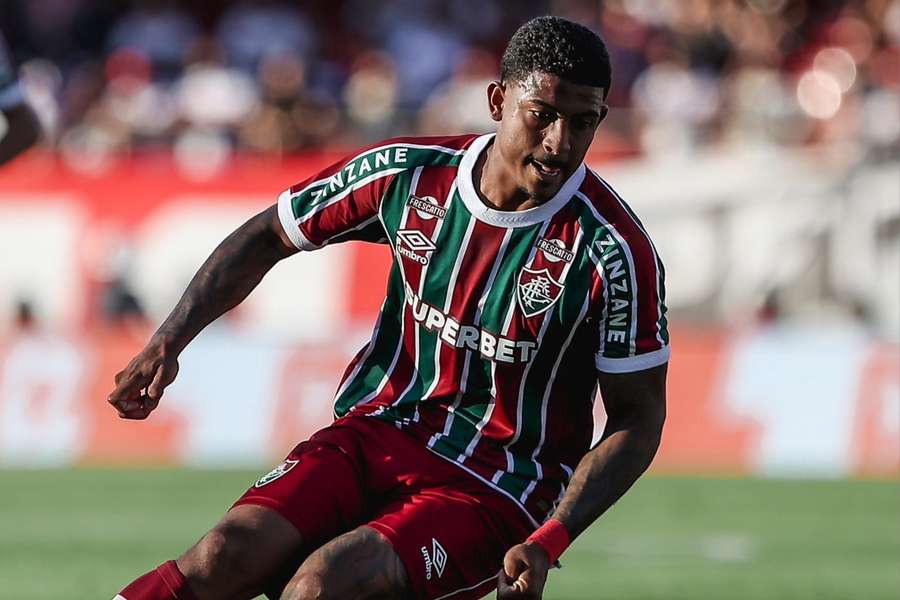 John Kennedy renovou contrato com Fluminense até 2027