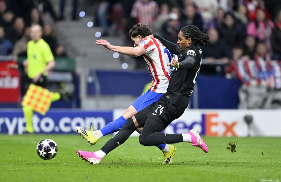 Julián Álvarez anota el quinto gol del Atlético de Madrid contra el Tottenham en la Champions League