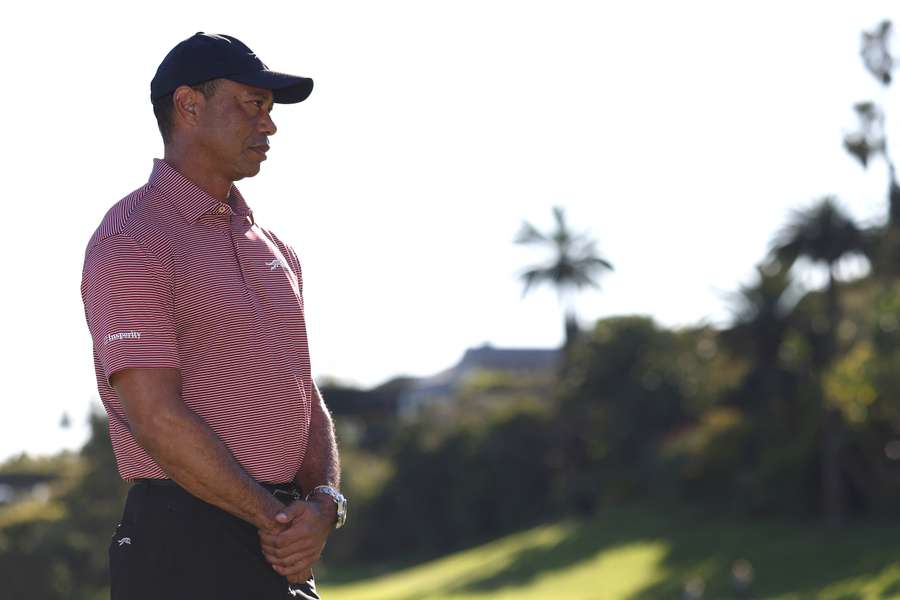 Tiger Woods podczas ceremonii wręczenia trofeum turnieju The Genesis Invitational 2026 w klubie Riviera Country Club 22 lutego 2026 r. Tiger Woods podczas ceremonii wręczenia trofeum turnieju The Genesis Invitational 2026 w klubie Riviera Country Club 22 lutego 2026 r.