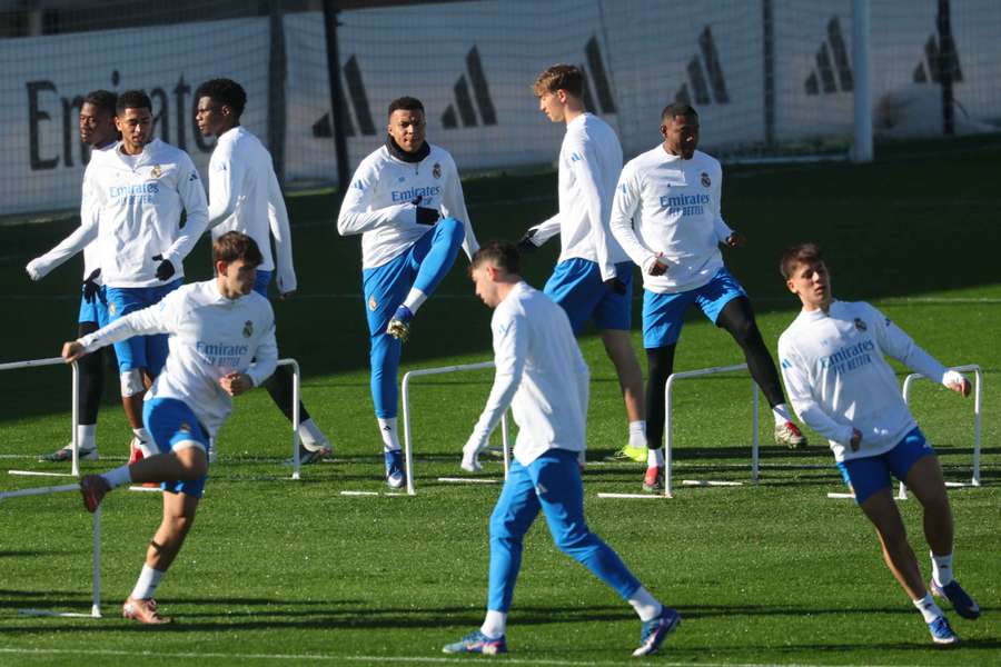 Entrenamiento previo del Real Madrid antes de recibir al Mónaco