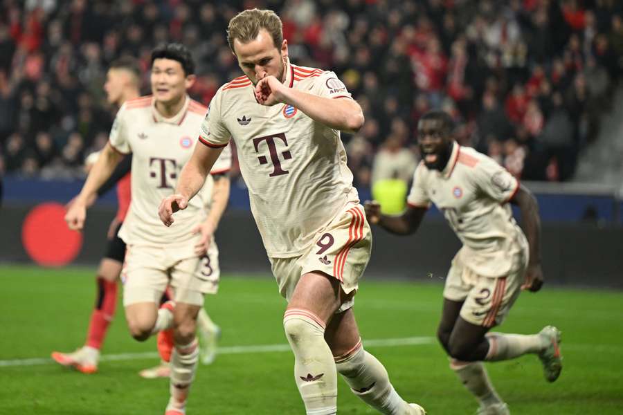 Harry Kane marcou um dos gols da vitória do Bayern de Munique