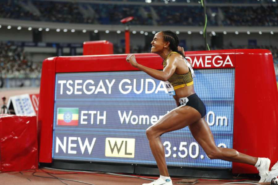 Tsegay, líder mundial del año con su marca en 1500 metros