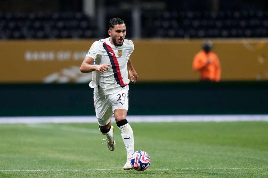Rayan Cherki assume a camisola 10 do Manchester City