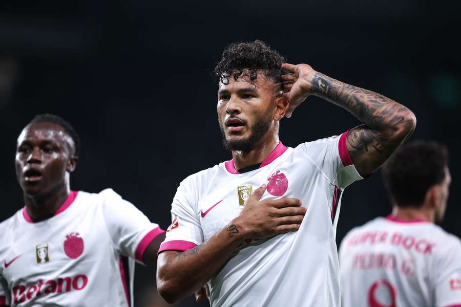 Luís Suárez pode vir a custar de 28,6 milhões de euros Luís Suárez pode vir a custar de 28,6 milhões de euros