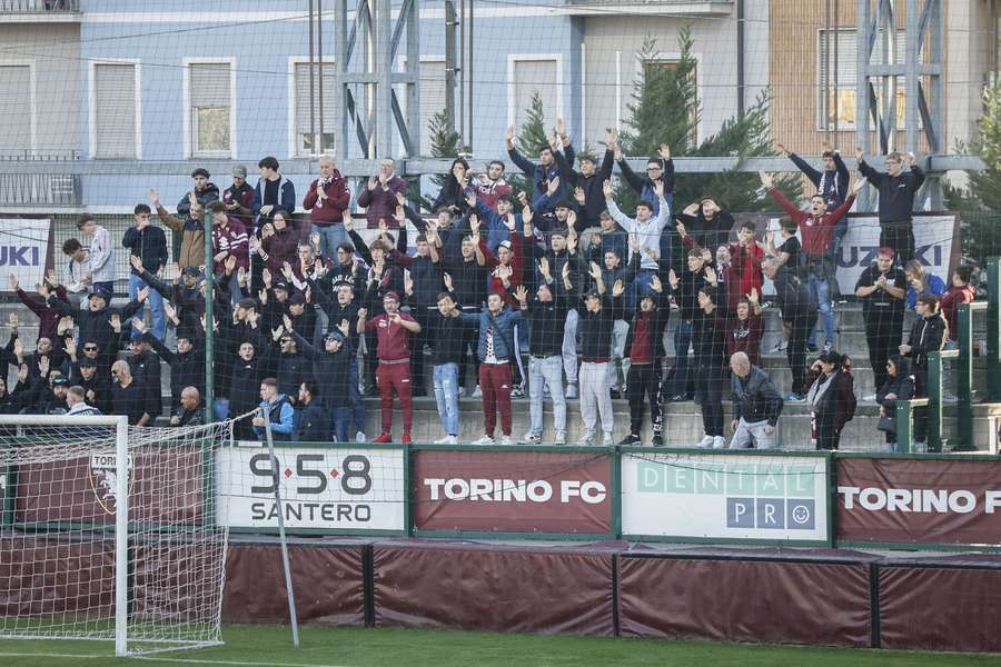 Tifosi al Fildelfia durante l'allenamento del Torino Tifosi al Fildelfia durante l'allenamento del Torino