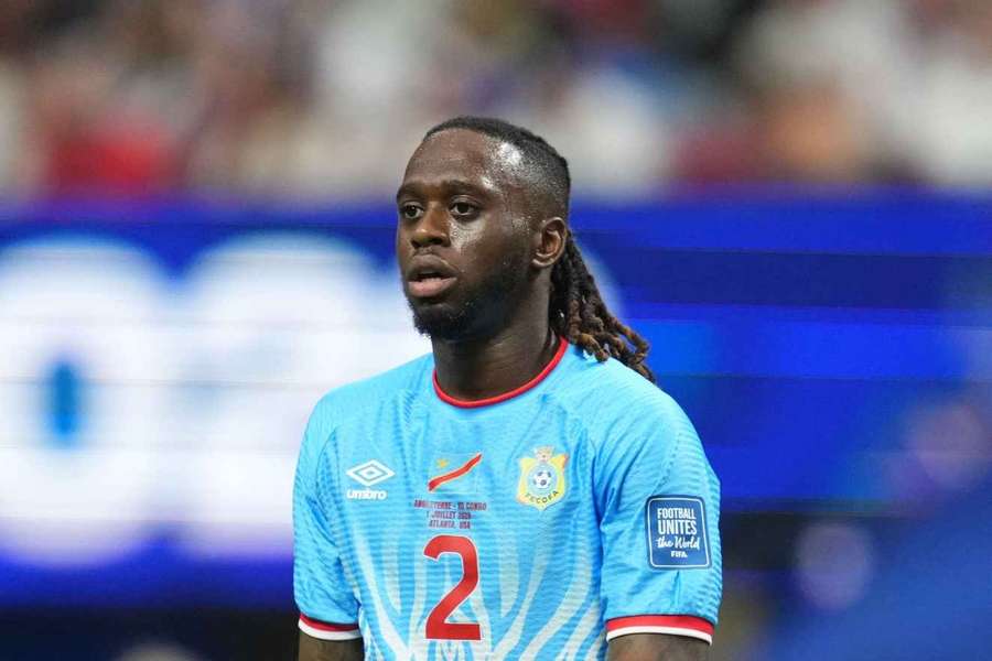 Aston Villa open talks to sign Aaron Wan-Bissaka from relegated West Ham Aston Villa open talks to sign Aaron Wan-Bissaka from relegated West Ham